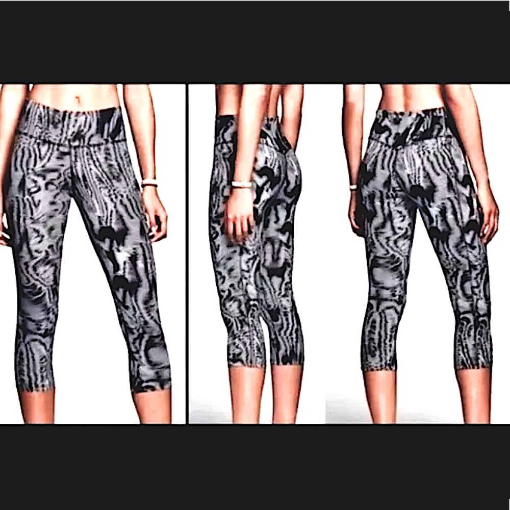 Nike Legendary Tight Fit Crop Training Pants